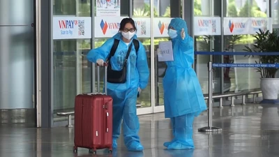 Video: Chuyến bay miễn phí chở hàng trăm người dân Đà Nẵng ở TP.HCM về quê