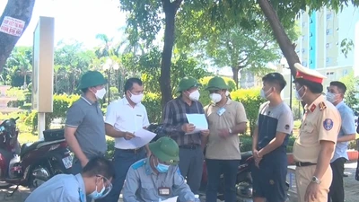Video: TP Vinh ra quân nhắc nhở, xử phạt người dân không chấp hành Chỉ thị 16