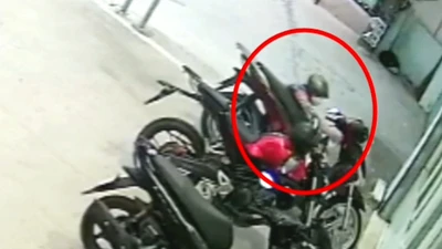 Video: Thanh niên trộm 2 xe máy trong vòng 30 phút
