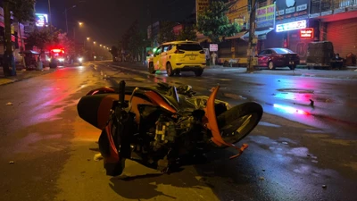 Video: Xe máy tông trực diện ô tô 7 chỗ, nam thanh niên tử vong 