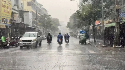 Ảnh hưởng của bão số 3: Trên biển và đất liền Nam Bộ xuất hiện dông lốc 