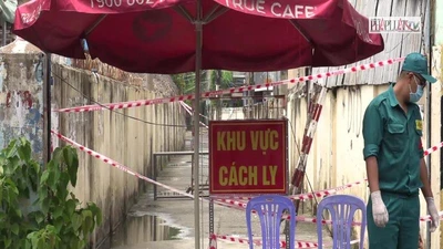 Video: Lấy mẫu xét nghiệm COVID-19 con hẻm ở Bình Thạnh