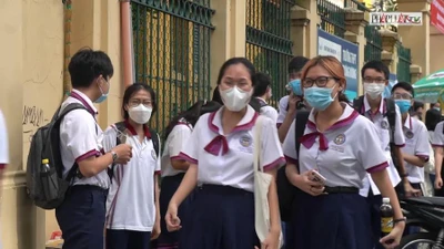 Video: Thí sinh bất ngờ khi đề Văn trúng bài ‘Sóng’ như Đen Vâu ‘tiên tri’ 