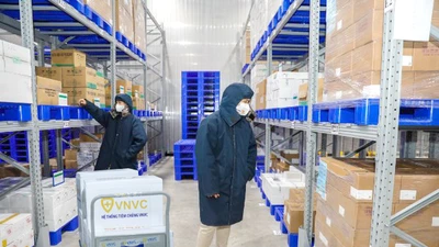 Video: Thêm 580.000 liều vaccine AstraZeneca về Việt Nam