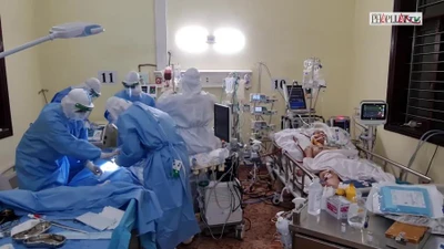 Video: Bác sĩ chia đôi một máy ECMO cứu 2 bệnh nhân COVID-19 nặng