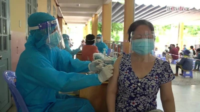 Video: Tổ chức tiêm vaccine Vero Cell cho người dân TP Thủ Đức
