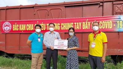 Video: Người dân tỉnh Bắc Kạn gửi tặng TP.HCM 180 tấn hàng hoá