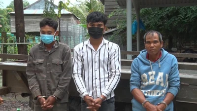 Video: Bắt nhóm người trộm bò rồi xẻ thịt