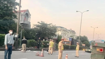 Hải Dương: Đi bộ trên quốc lộ 5 lúc nửa đêm, người đàn ông bị container tông tử vong