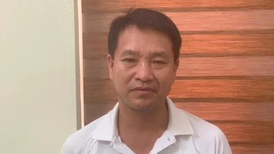 Tạm giữ kẻ có hành vi quờ quạng với 2 bé gái