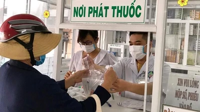 Thủ tướng yêu cầu Bộ Y tế nghiên cứu kiến nghị của chuyên gia về khắc phục thiếu thuốc, vật tư y tế