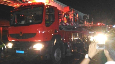 Clip: Xe PCCC TP.HCM đến hiện trường vụ cháy ở Cần Thơ