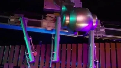 Cận cảnh robot biết biên soạn, chơi nhạc cực điệu nghệ