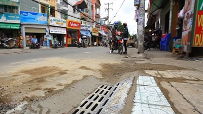 Tuyến đường đầu tiên ở TP.HCM được lắp hố ga ngăn mùi