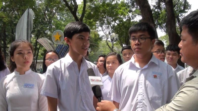 Học sinh TP.HCM viếng nguyên Thủ tướng Phan Văn Khải