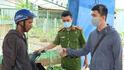 Đắk Lắk: Bắt quả tang một vụ vận chuyển trái phép thuốc nổ
