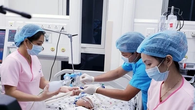 Cái kết có hậu của cặp song sinh dính liền nhau 