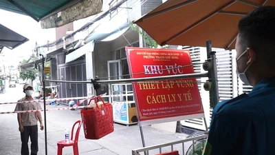 Đà Nẵng: Chế tạo máy ròng rọc chuyển hàng vào khu cách ly