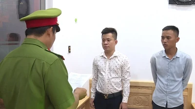 Khởi tố, bắt giam đối tượng cầm đầu đường dây ‘tín dụng đen’ 