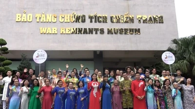 MC Quỳnh Hoa truyền cảm hứng tình yêu áo dài trong cộng đồng