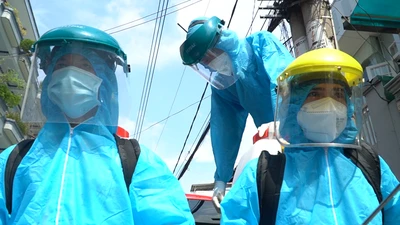 Video: Những ‘bóng hồng’ trong đội hình phun khử khuẩn phản ứng nhanh