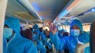 Video: ‘Chuyến xe đồng bào’ đưa người dân từ Đà Nẵng về quê nhà