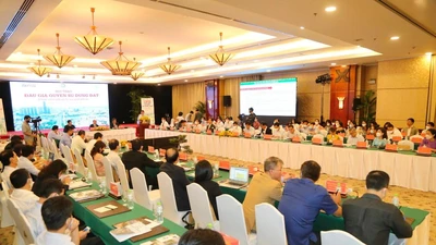 Hội thảo 'Đấu giá quyền sử dụng đất: Thực tiễn pháp lý và giải pháp'