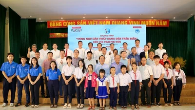 Video: Chương trình 'Cùng ngư dân thắp sáng đèn trên biển' đến với tỉnh Phú Yên