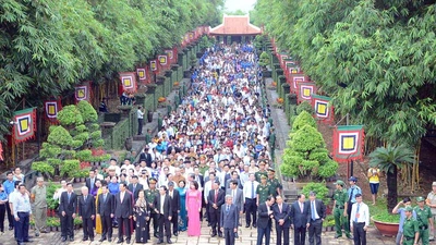 Hàng ngàn người dân TP.HCM dự giỗ tổ Hùng Vương