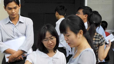 TP.HCM bỏ hộ khẩu trong tuyển dụng công chức