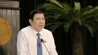 Chủ tịch UBND TP.HCM: ‘Không thể ngay lập tức hết ngập’