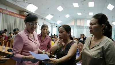 Buổi tiếp xúc cử tri ở quận 2 'nóng rực' về dự án Thủ Thiêm 