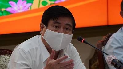 Dịch phức tạp, TP.HCM giảm quy mô một số hoạt động đón tết