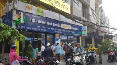 Chen nhau mua khẩu trang, nhiều người mua... cả thùng 