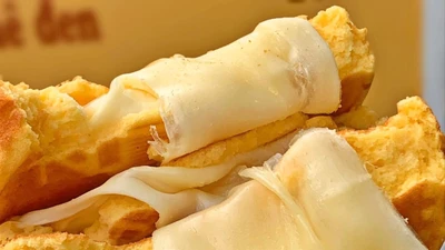 Ăn một chiếc bánh đồng xu phô mai bằng ăn gần 5 chén cơm