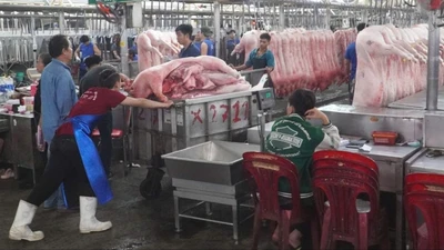 Giá thịt heo hôm nay tiếp tục 'nóng'