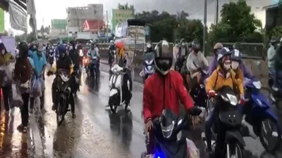 Hơn 400 công dân Ninh Thuận từ Đồng Nai trở về nhiễm COVID-19