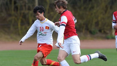  Gia đình Công Phượng được cả xóm chúc mừng