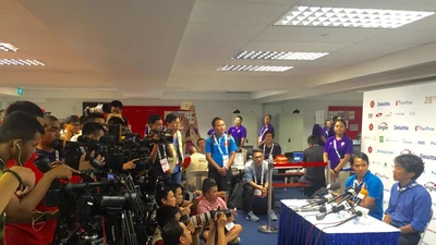 HLV Miura: 'Tôi hạnh phúc với chiến thắng, đừng khen Công Phượng'