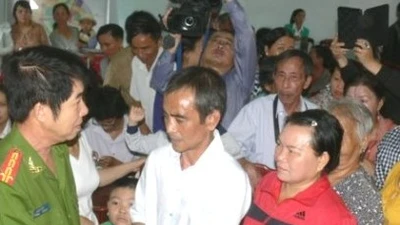 Clip đại diện TAND tỉnh Bình Thuận xin lỗi ông Huỳnh Văn Nén