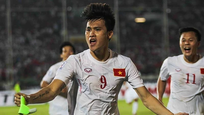 Hàng công tỏa sáng, Việt Nam thắng nghẹt thở Myanmar