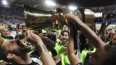 Hàng thủ Juventus đã hay còn ghi bàn giỏi