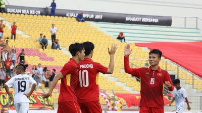 U22 Việt Nam 4-0 U22 Đông Timor: Show diễn của Văn Hậu