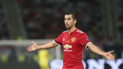 Fan MU tuyệt tình, đòi đuổi Mkhitaryan đến Arsenal
