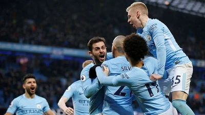 Chelsea rời xa top 4, Premier League phủ phục Man City