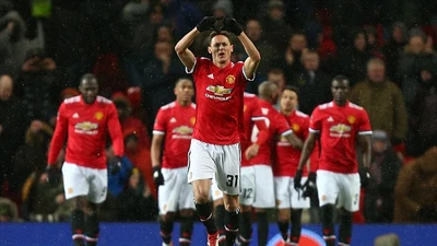 Bán kết FA Cup: MU gặp khó, Chelsea dễ thở