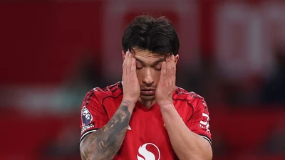 MU nhận phản hồi về đơn kháng cáo thẻ đỏ của Martinez