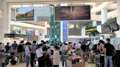 Giám đốc BV Bạch Mai vào TP.HCM điều trị bệnh nhân COVID-19 nặng