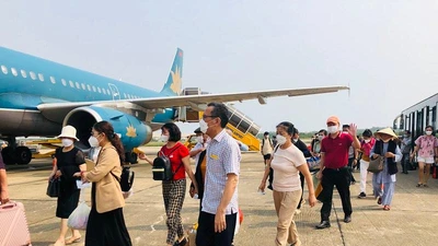 Nhiều đường bay 'cháy vé' dịp lễ 30-4