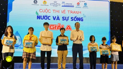 Trao giải thi vẽ tranh 'Nước và sự sống'